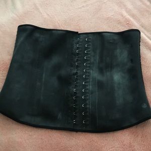 Ann cherry wast trainer